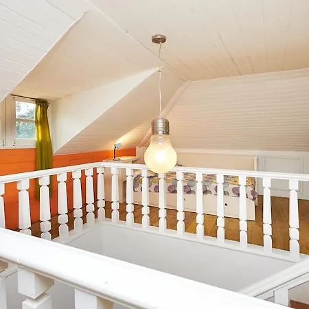 וילה Yellow House *